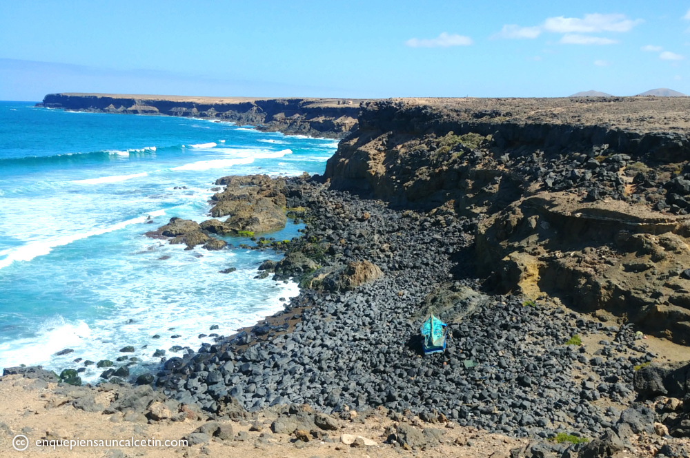playa acantilado